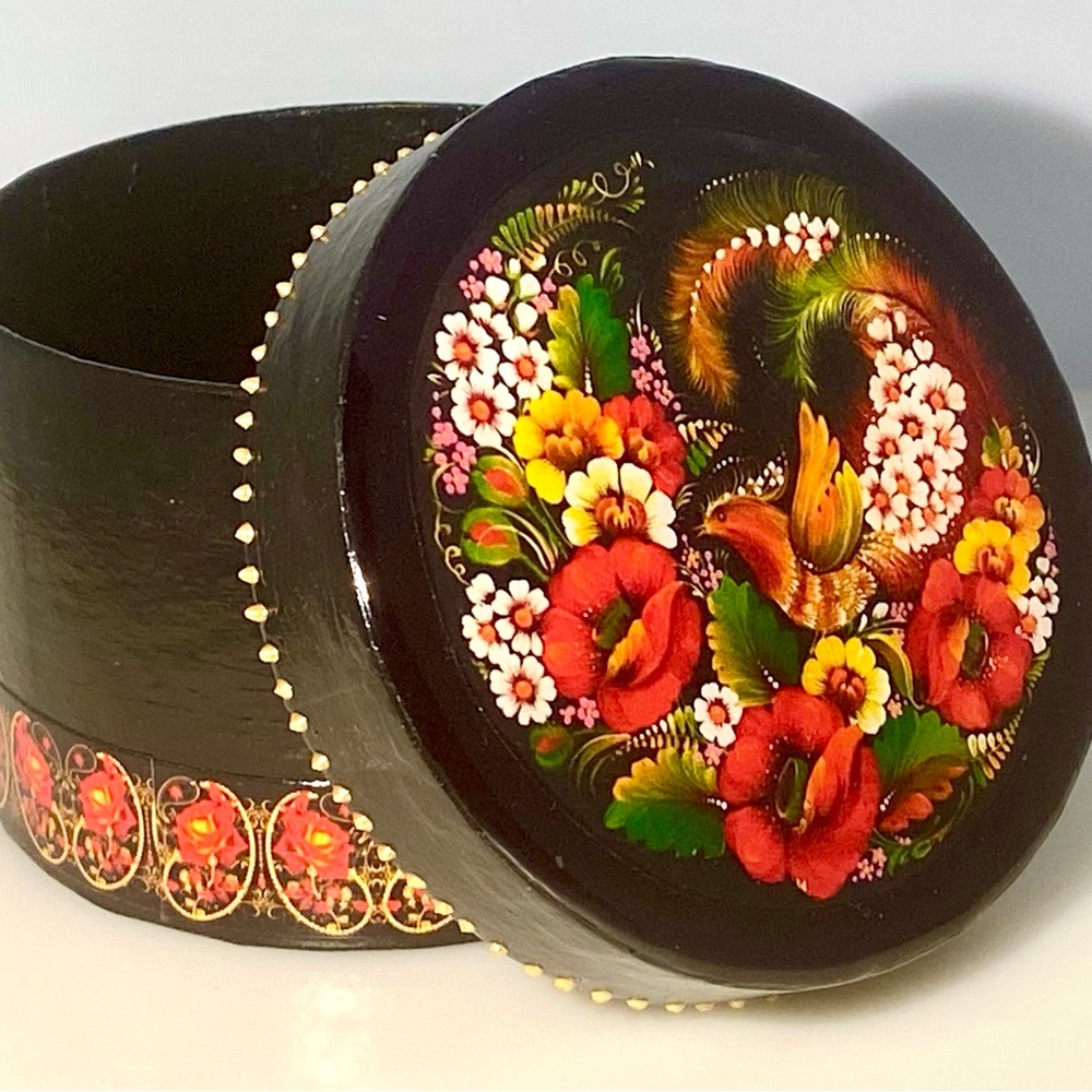 New Jewelry Box with Ukrainian Motifs